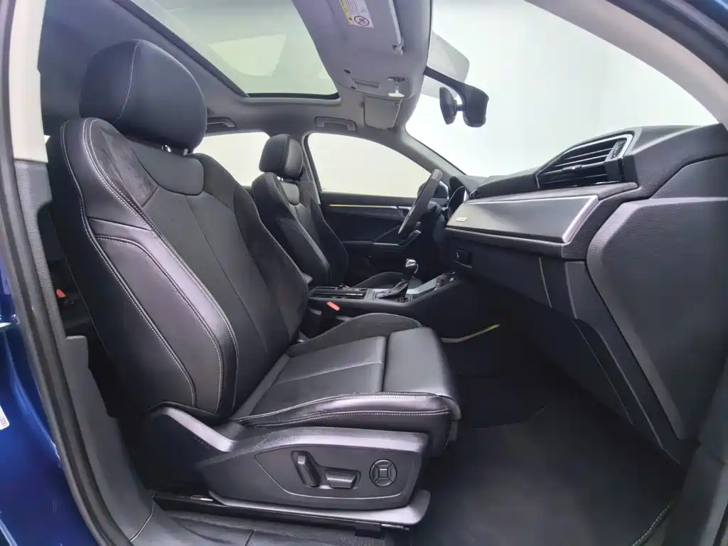 Audi Q3 Sportback — фото 11