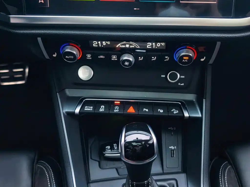 Audi Q3 Sportback — фото 15