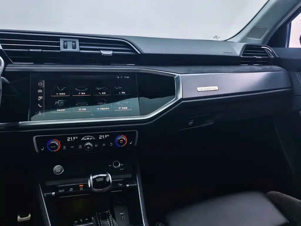 Audi Q3 Sportback — фото 16