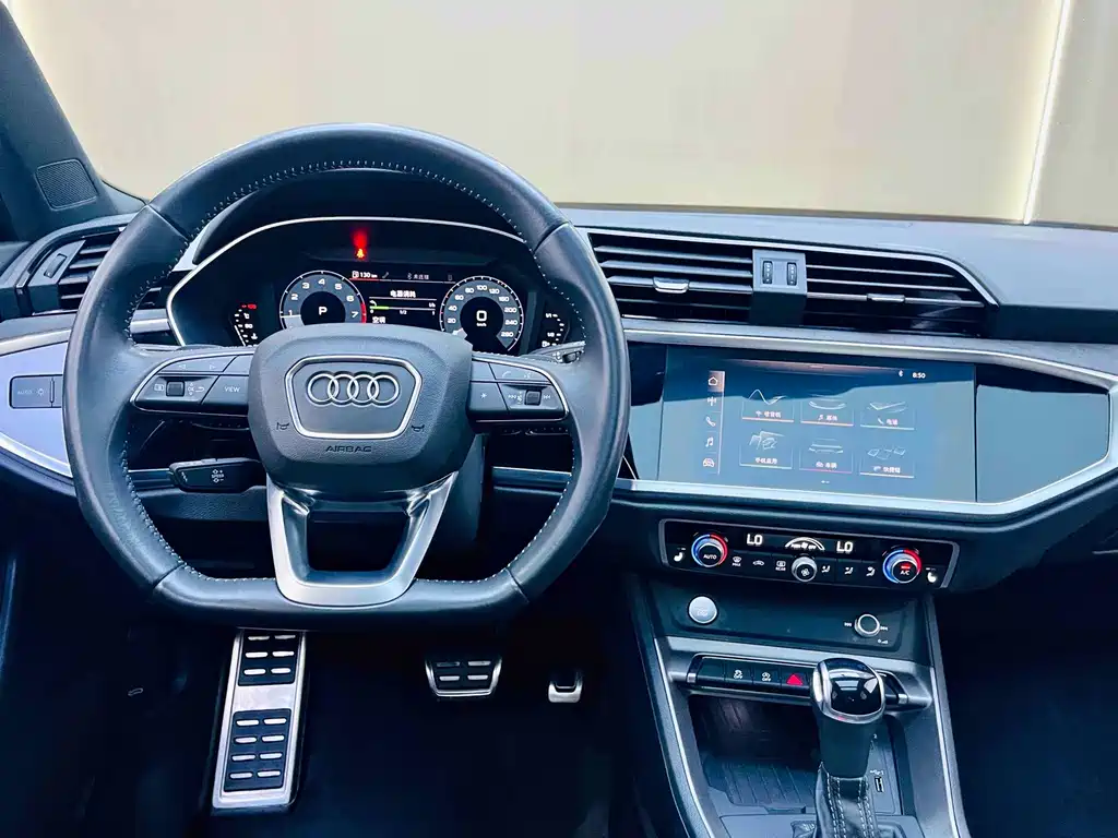 Audi Q3 — фото 13