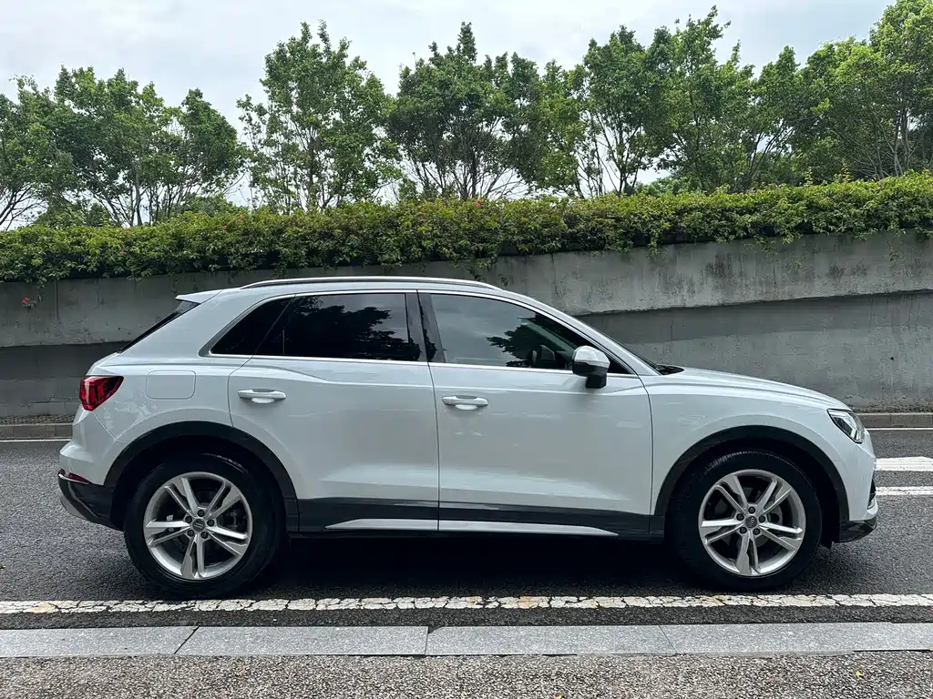 Audi Q3 — фото 4