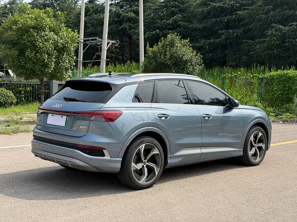 Audi Q4 e-tron — фото 6