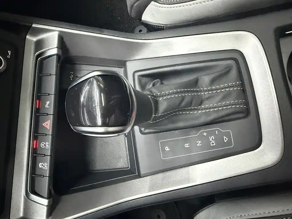 Audi Q3 — фото 17