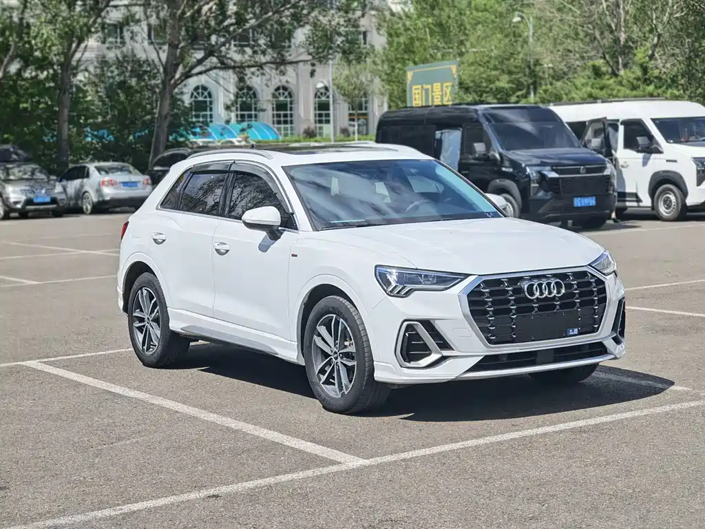 Audi Q3 — фото 3