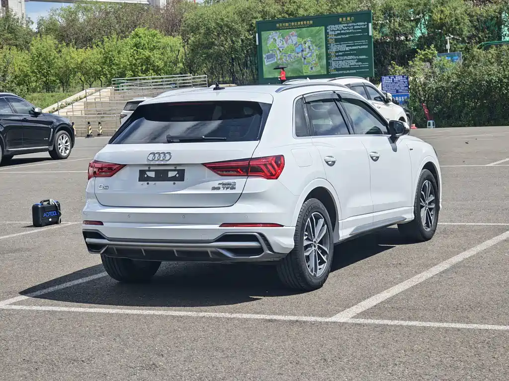 Audi Q3 — фото 4