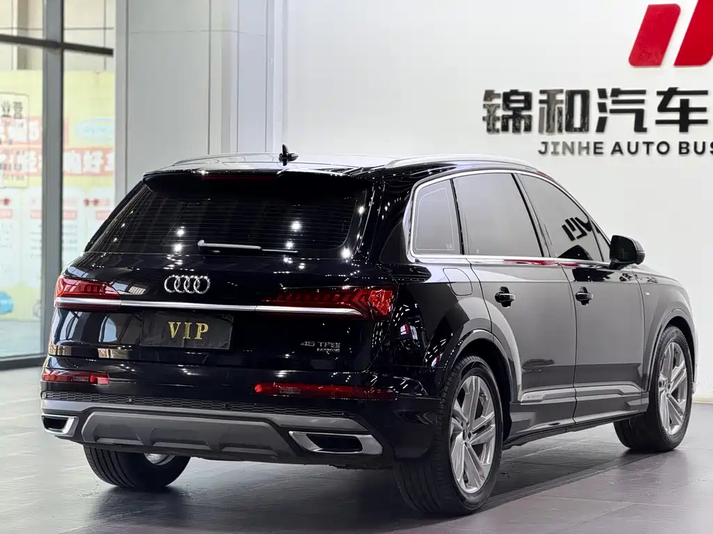 Audi Q7 — фото 6