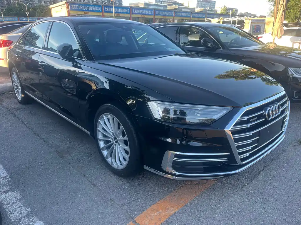 Audi A8 — фото 3