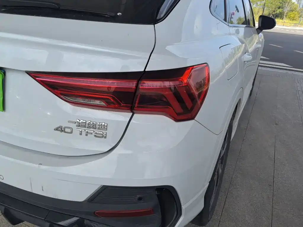 Audi Q3 Sportback — фото 8