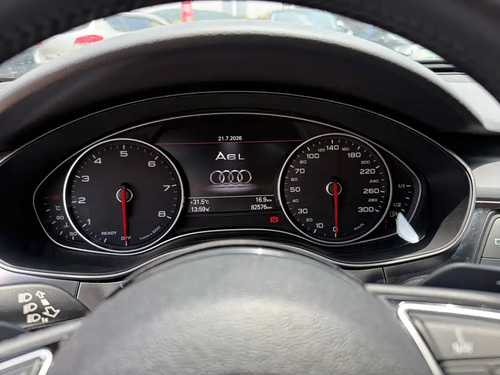 Audi A6L — фото 11