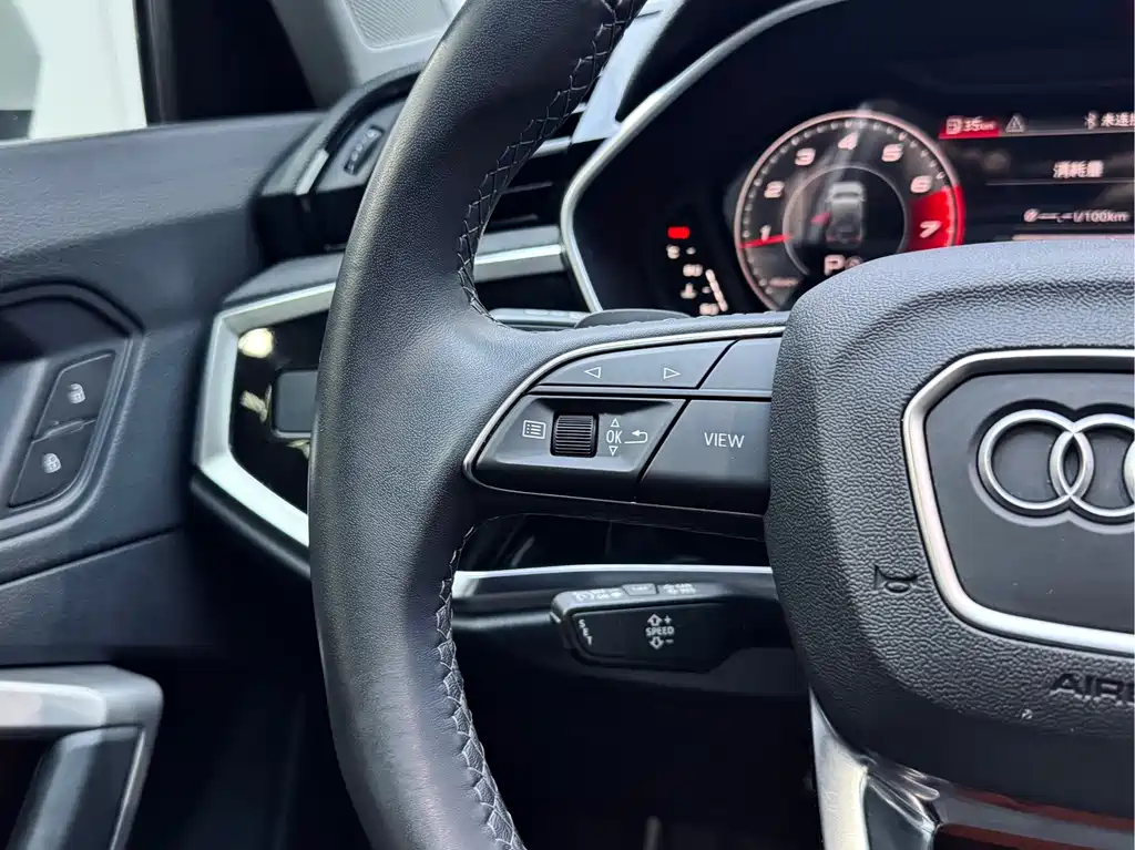 Audi Q3 — фото 20