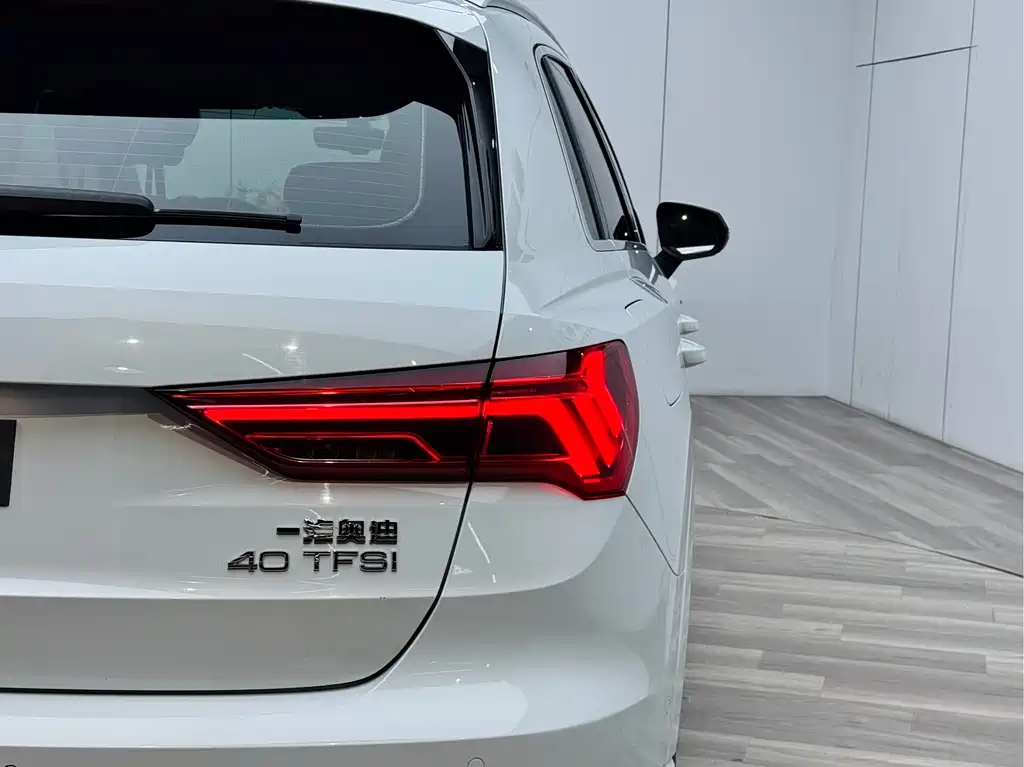 Audi Q3 — фото 28