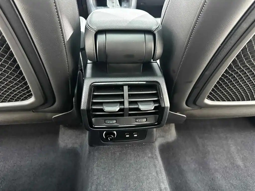 Audi Q3 — фото 14