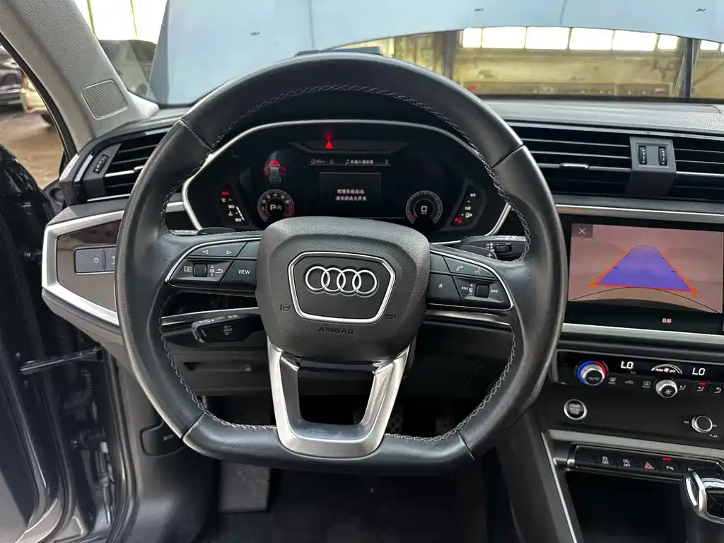 Audi Q3 — фото 15