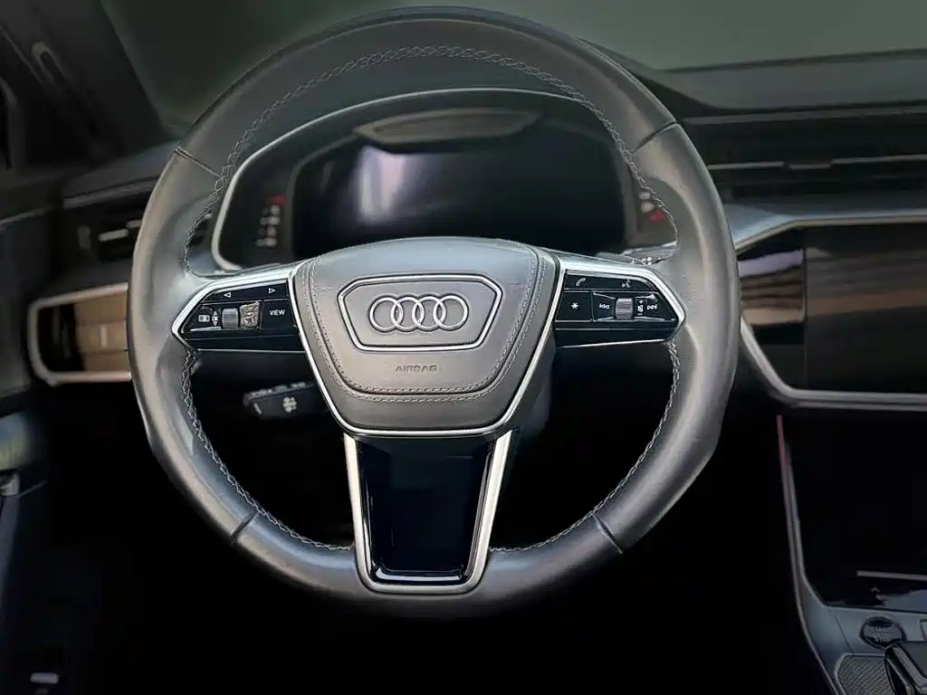 Audi A6L — фото 10