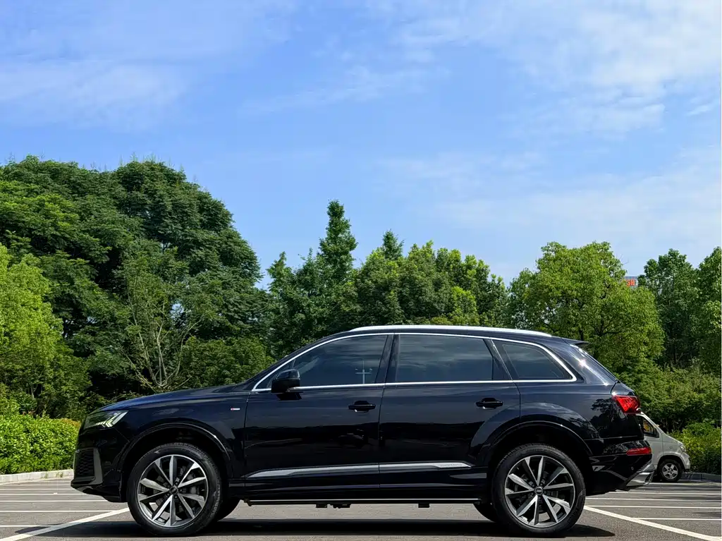 Audi Q7 — фото 9