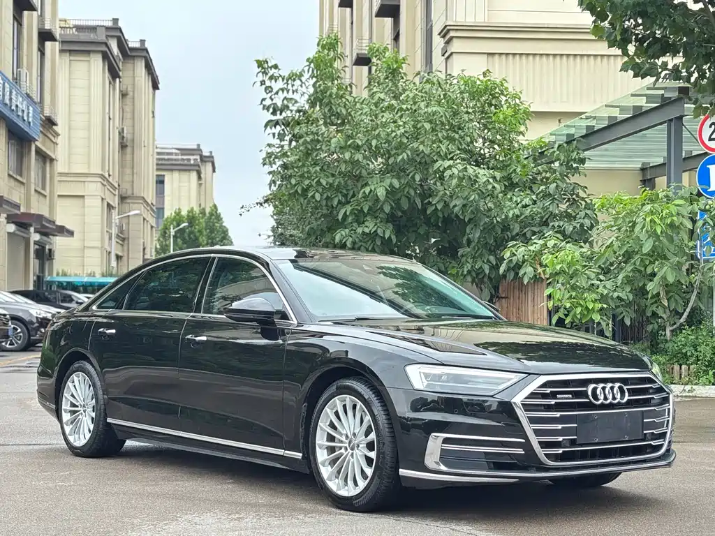 Audi A8 — фото 3
