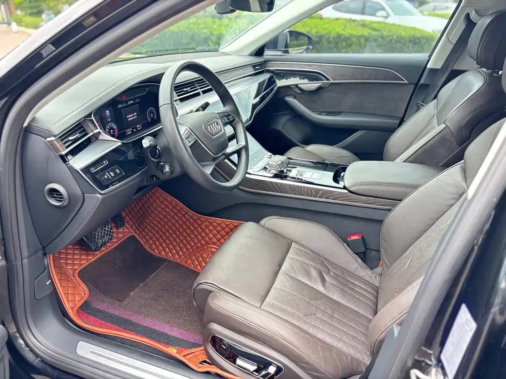 Audi A8 — фото 4