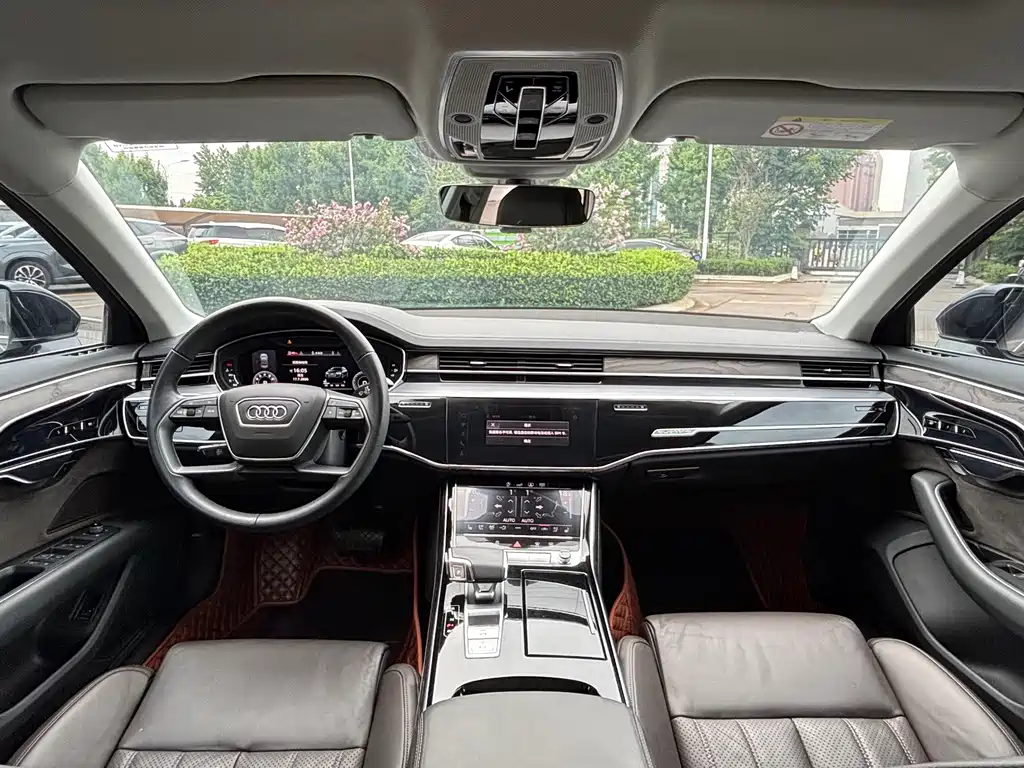 Audi A8 — фото 8