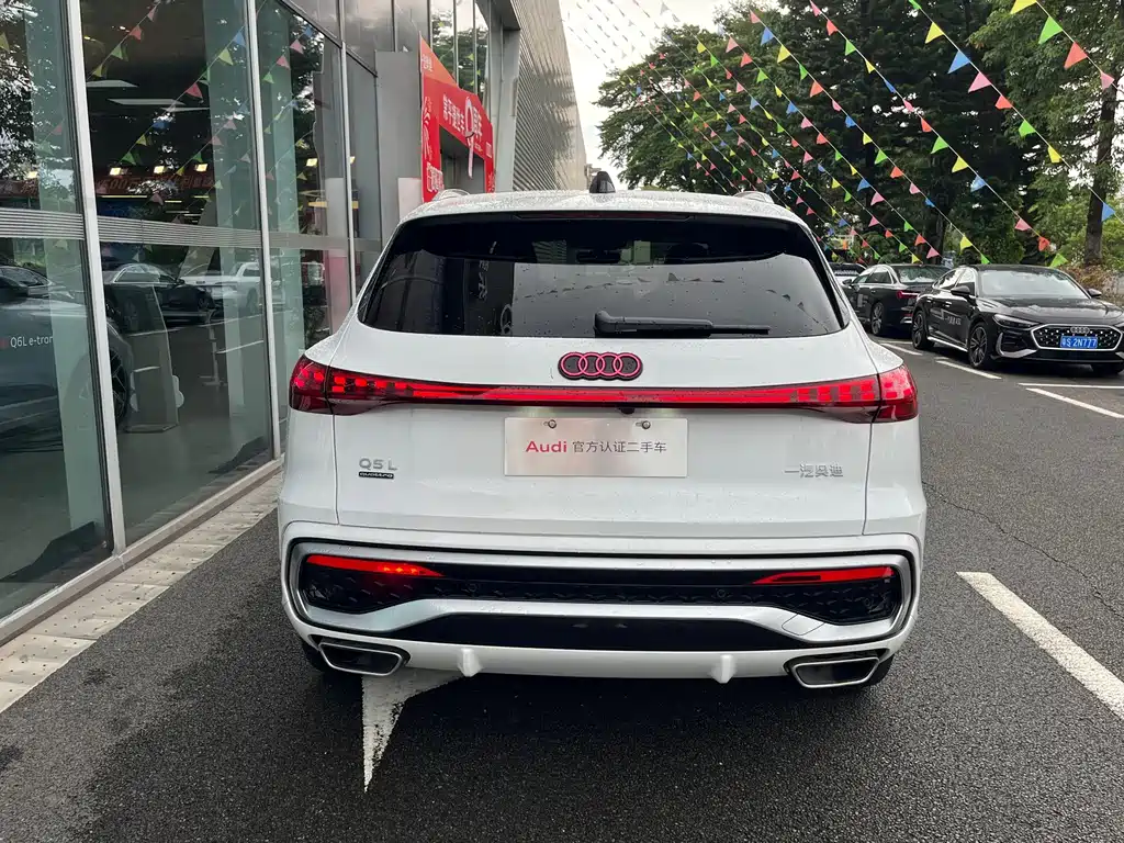 Audi Q5L — фото 3