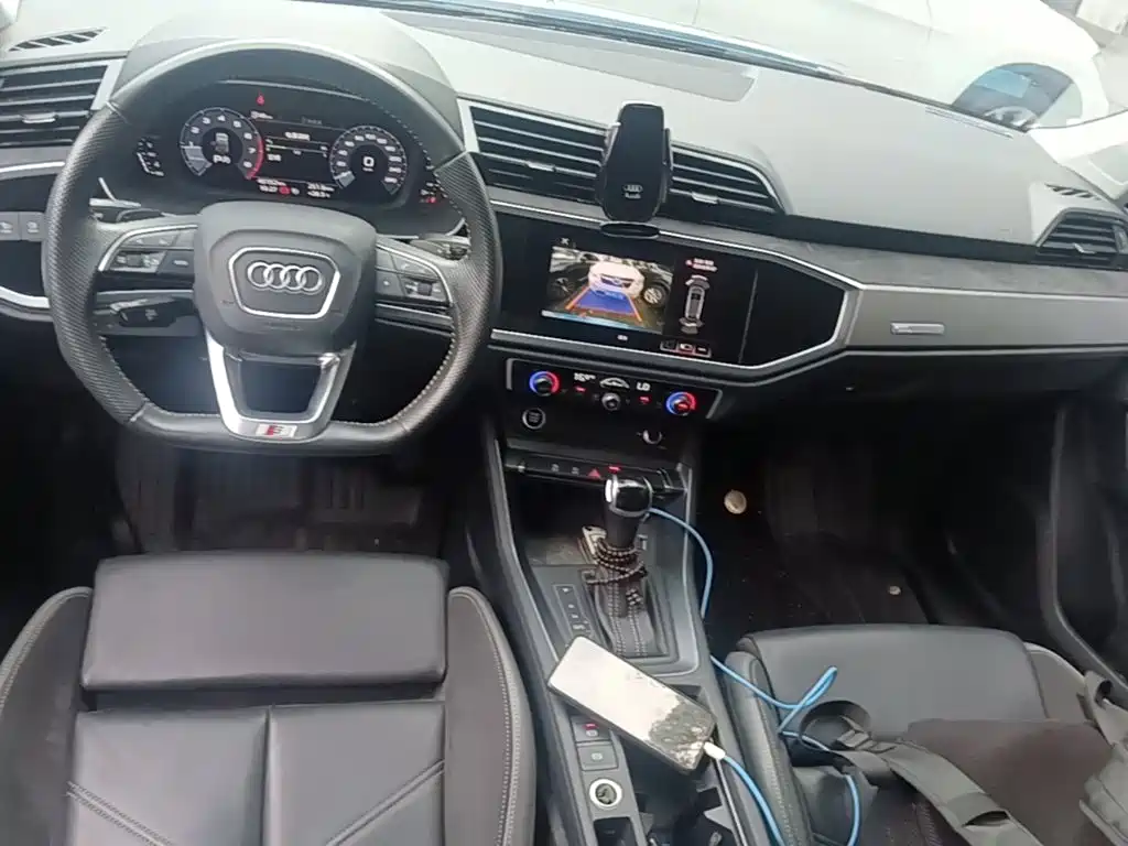 Audi Q3 Sportback — фото 10