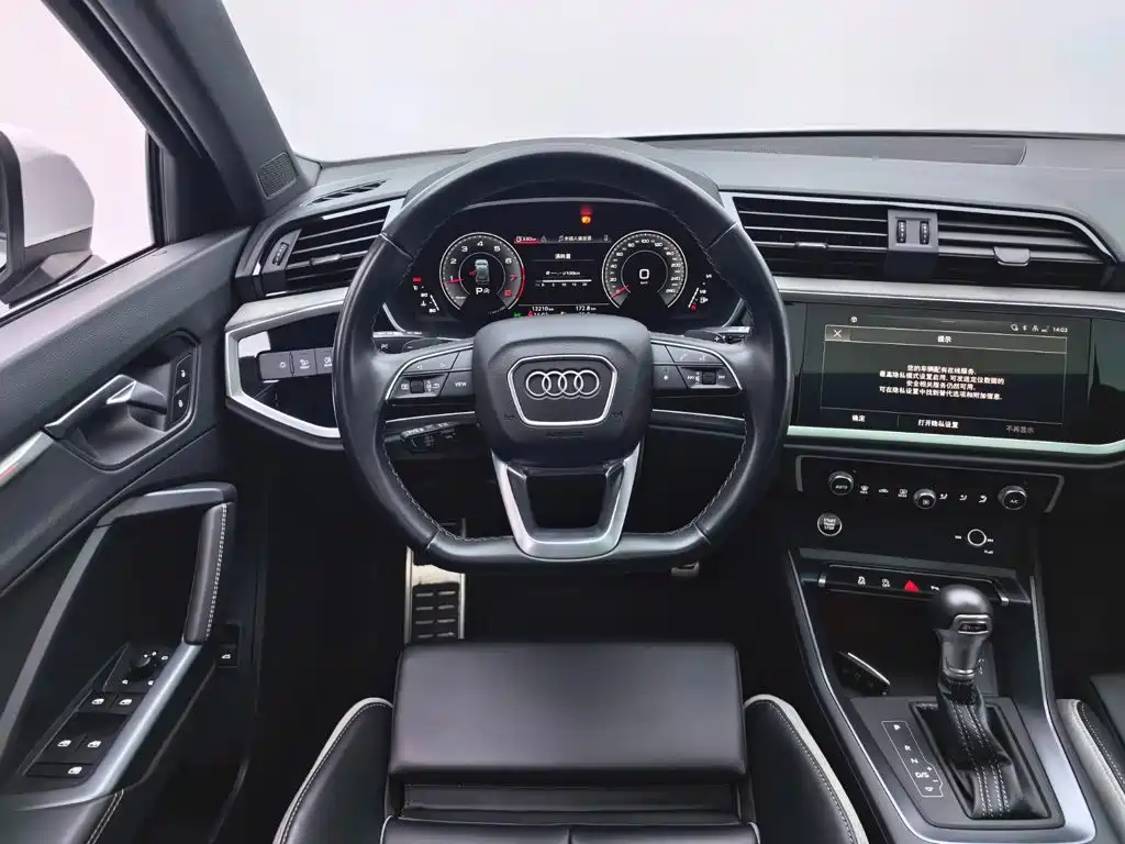 Audi Q3 — фото 13