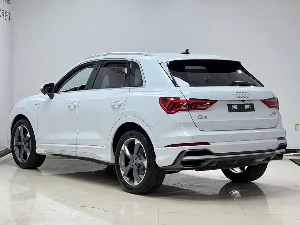 Audi Q3 — фото 6