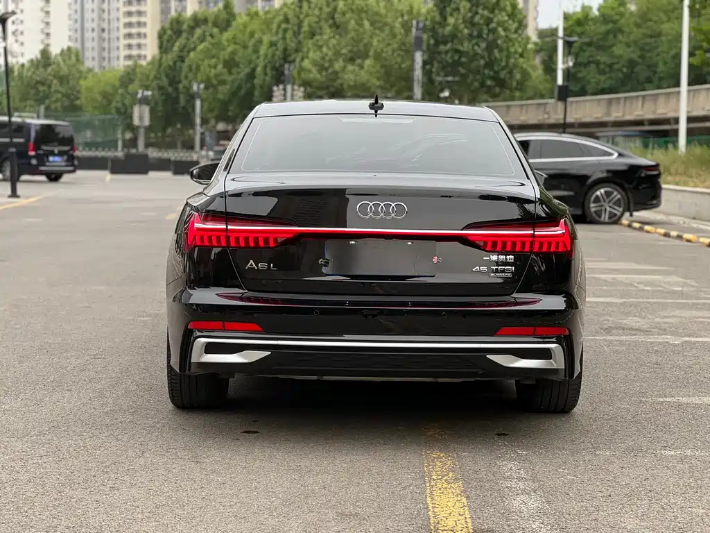 Audi A6L — фото 5