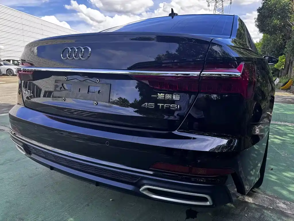 Audi A6L — фото 5
