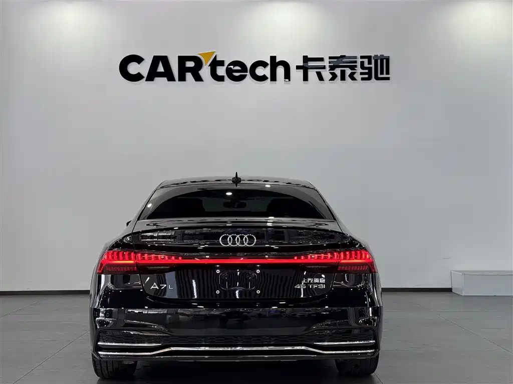 Audi A7L — фото 5