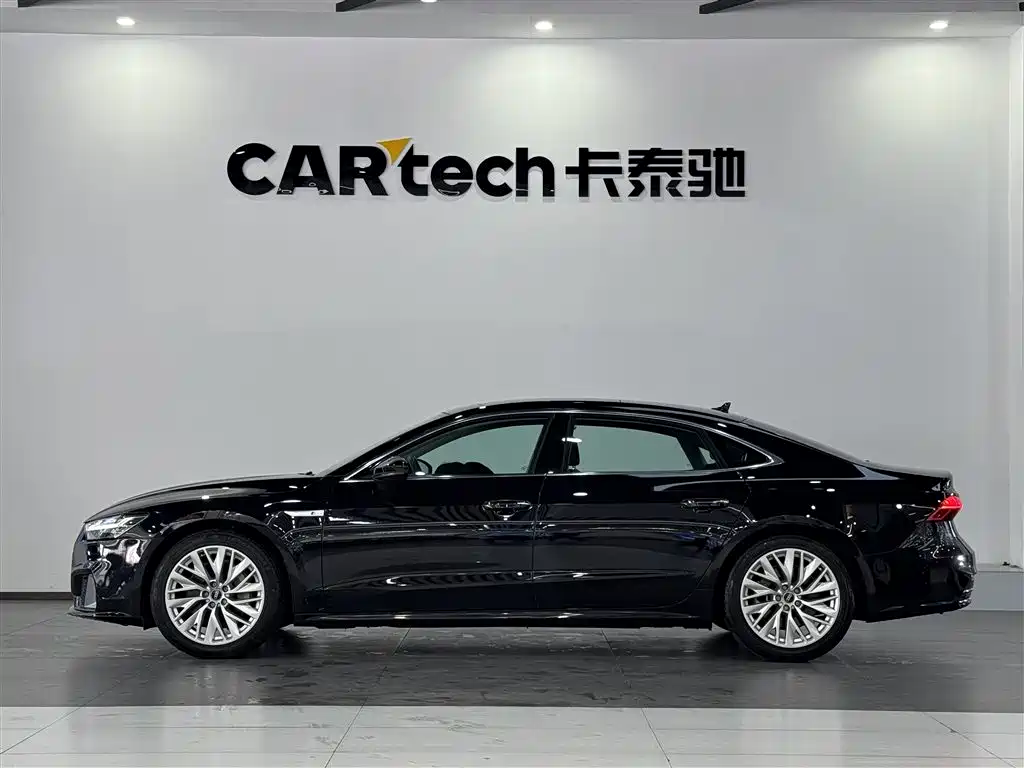 Audi A7L — фото 7