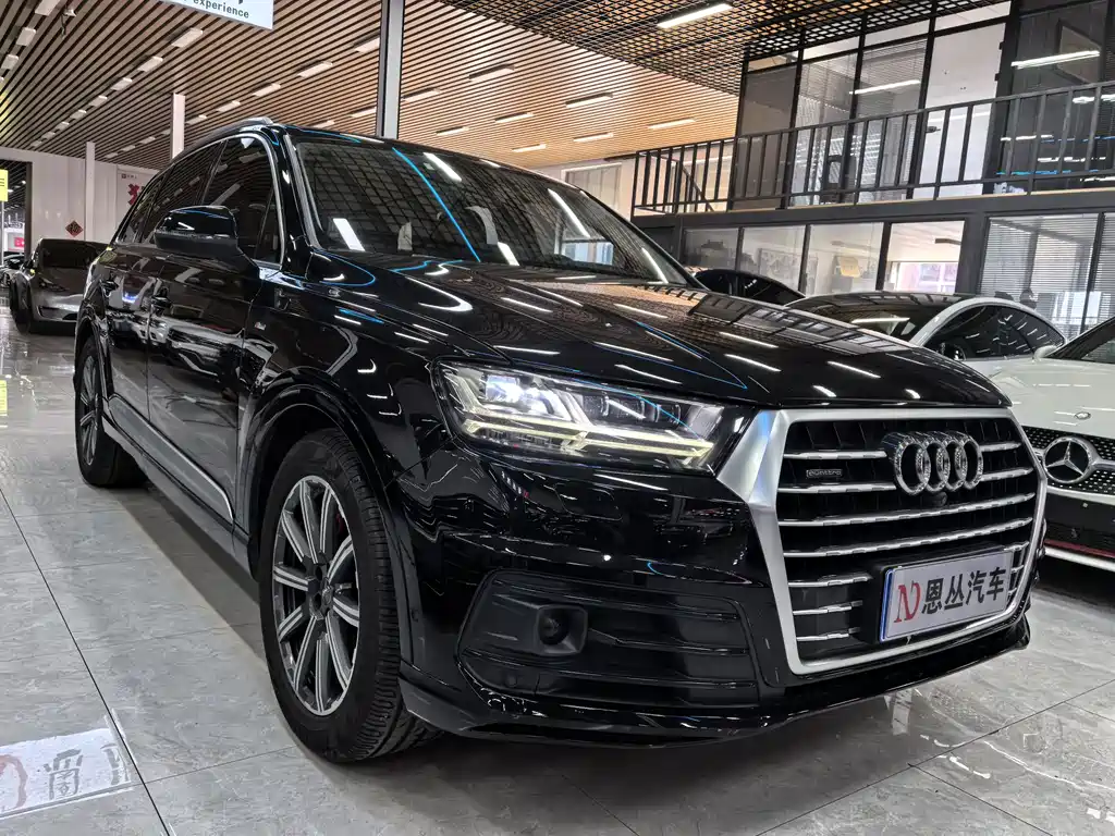 Audi Q7 — фото 3