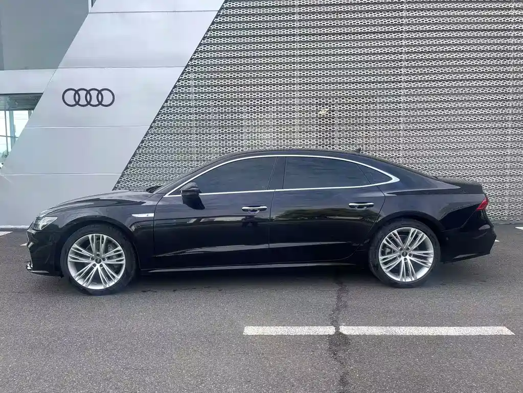 Audi A7L — фото 2