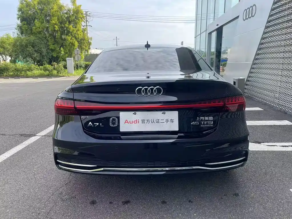 Audi A7L — фото 5