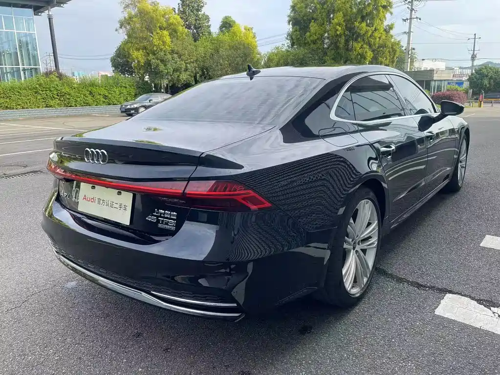 Audi A7L — фото 9