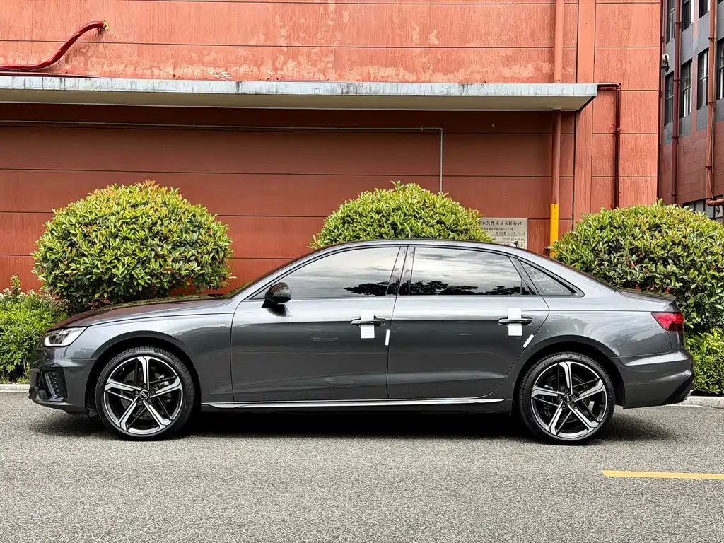 Audi A4L — фото 14