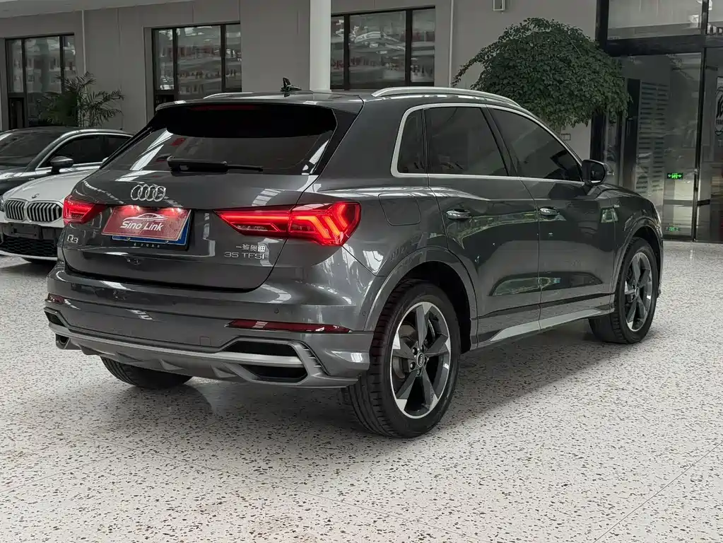 Audi Q3 — фото 22