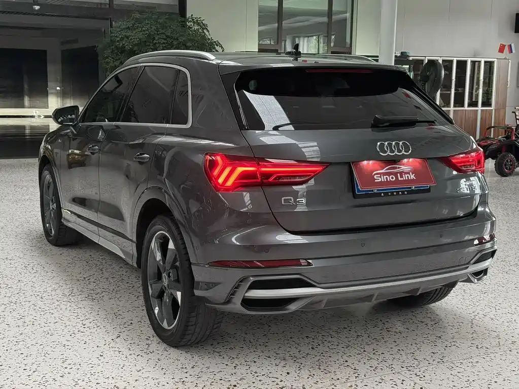 Audi Q3 — фото 24