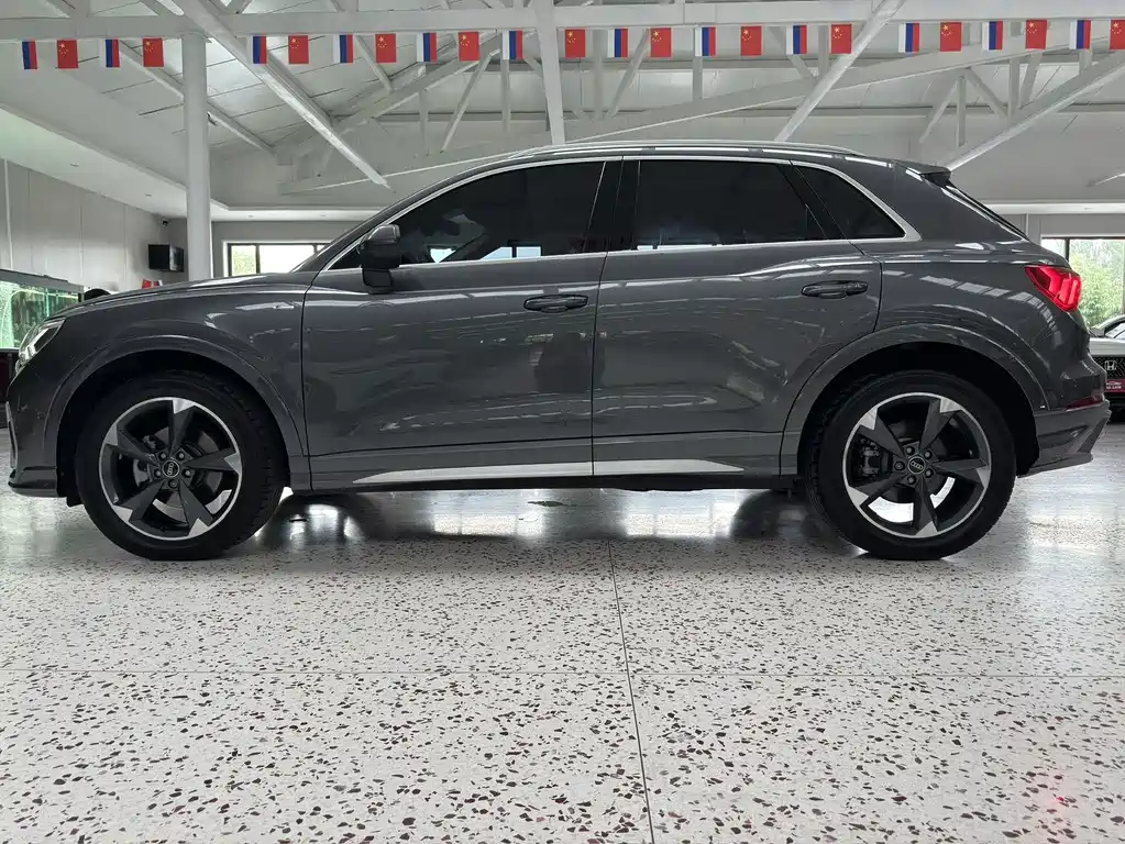 Audi Q3 — фото 5