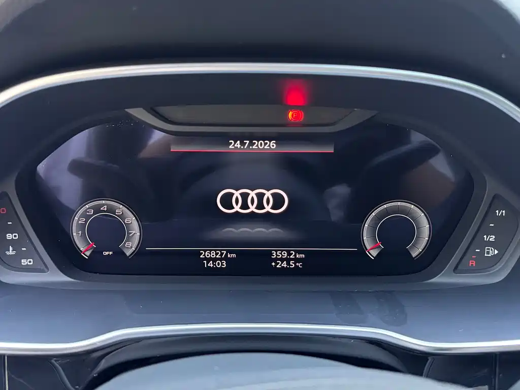 Audi Q3 — фото 14
