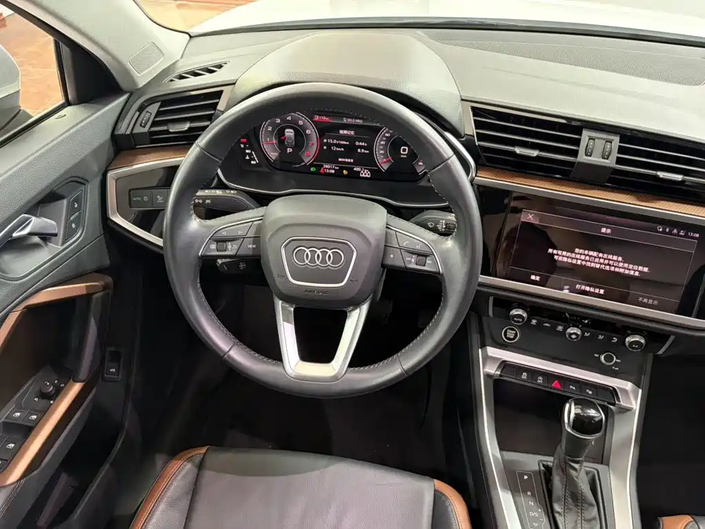 Audi Q3 — фото 14