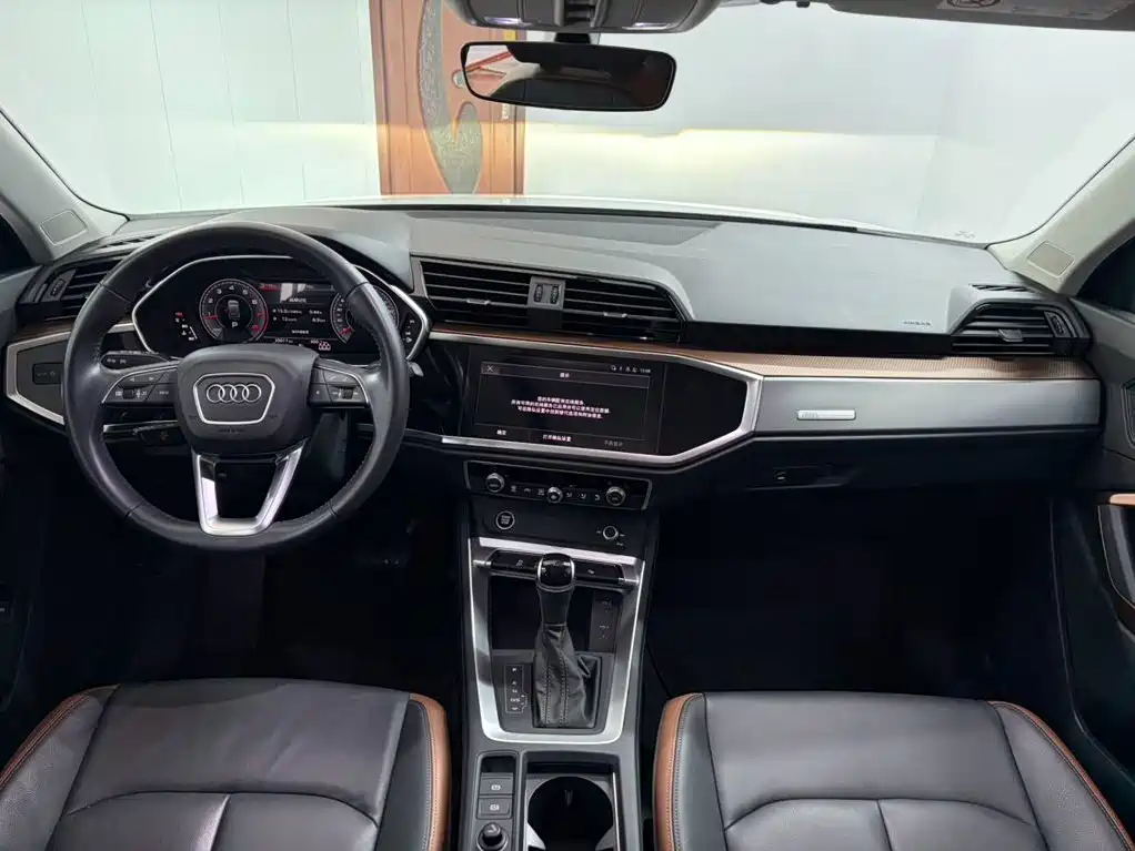 Audi Q3 — фото 15