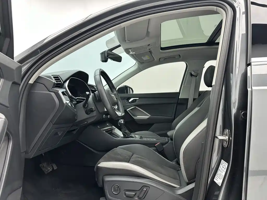 Audi Q3 — фото 5