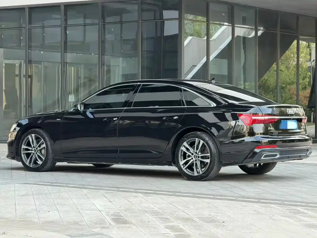 Audi A6L — фото 6