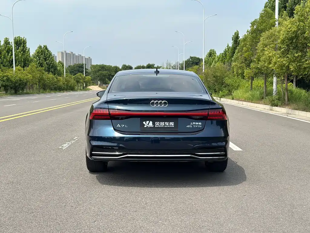 Audi A7L — фото 6
