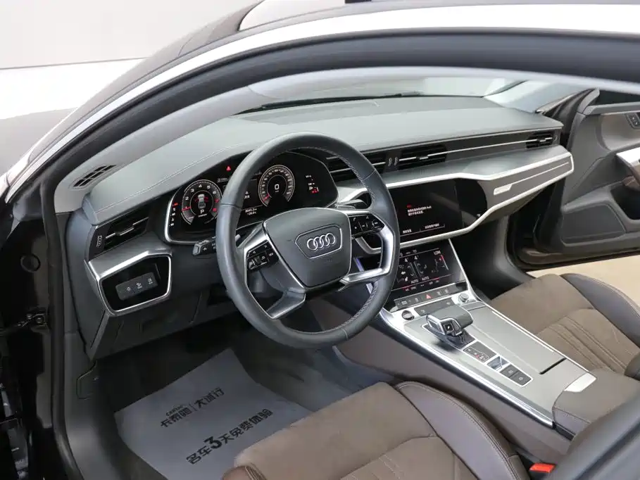 Audi A7L — фото 13
