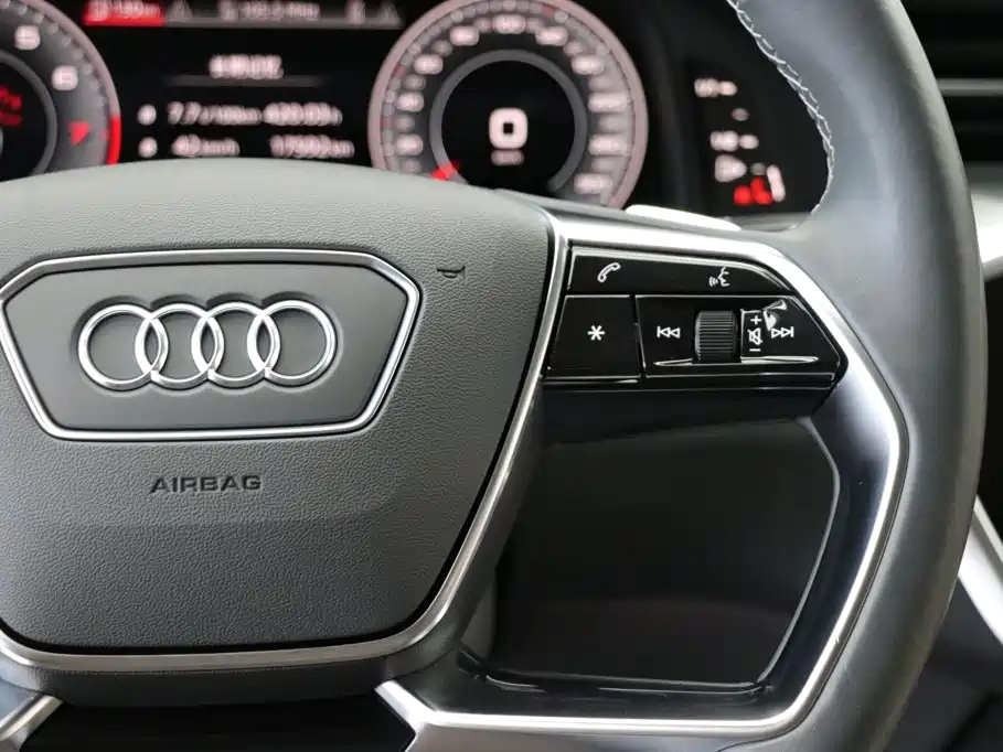 Audi A7L — фото 17