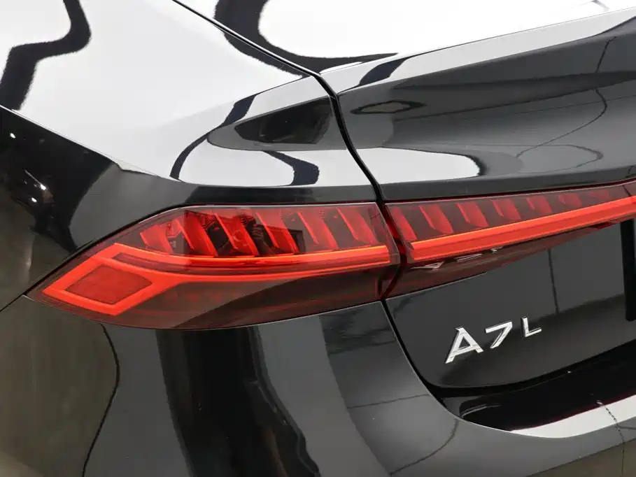 Audi A7L — фото 28