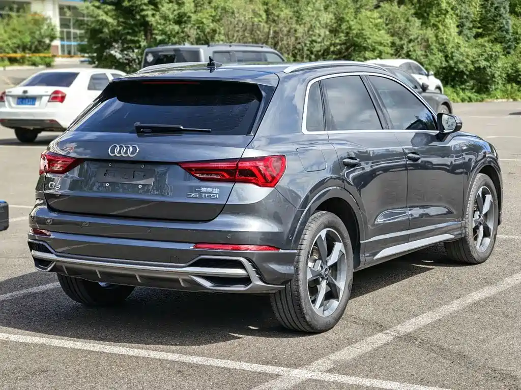 Audi Q3 — фото 4