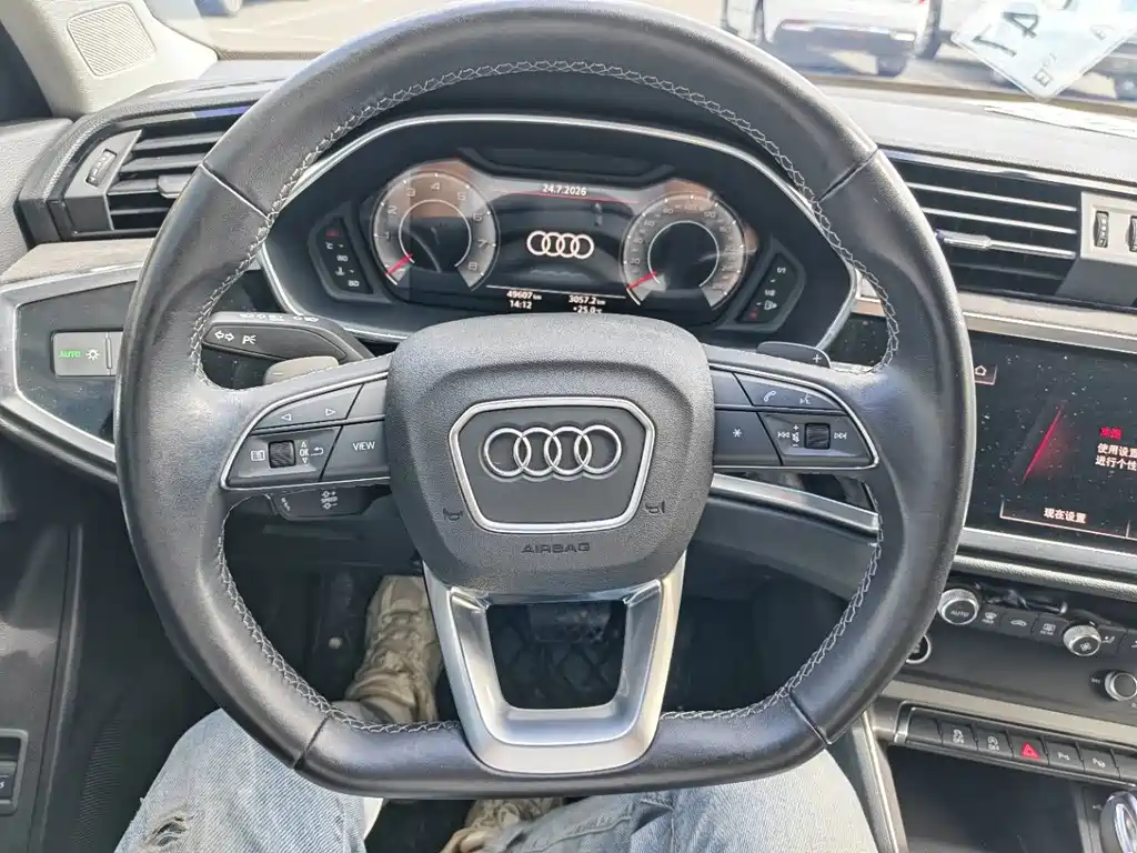Audi Q3 — фото 9