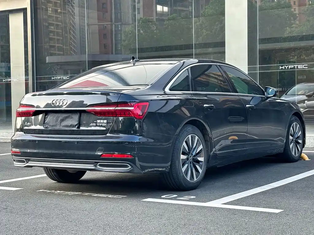 Audi A6L — фото 2